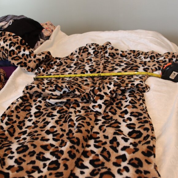 Carole Hochman Short animal print belted robe Size Small - Picture 8 of 11